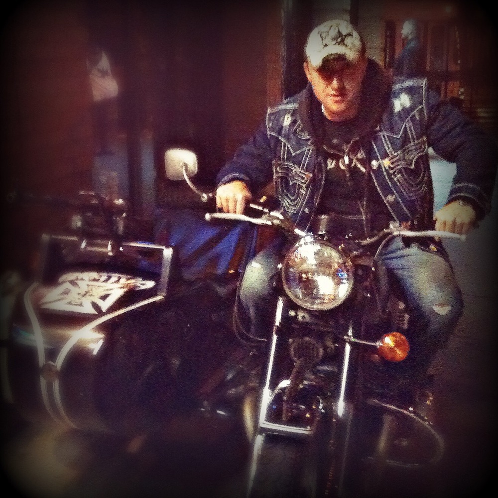 Meet your Posher, Gregory